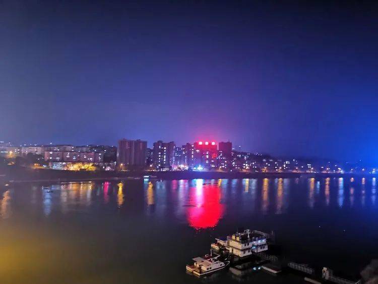 沅陵想你的时候只能望月亮