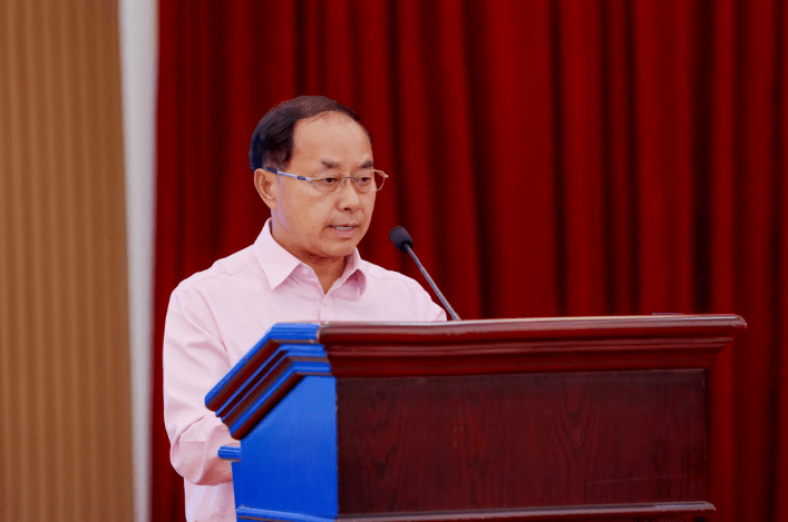 广东省委常委黄宁生亲切接见这位潮商感谢企业为抗疫作出的贡献