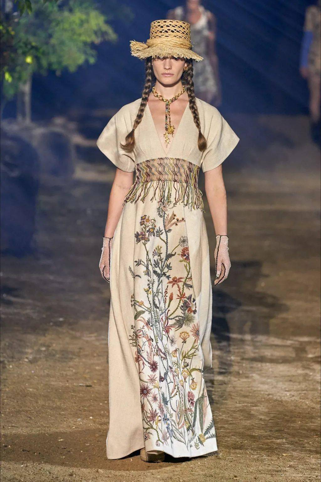 2020年春夏流行趋势波西米亚风别致的夏季服装