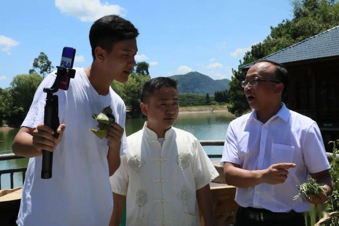辰溪:助农直播带货"爆单"!