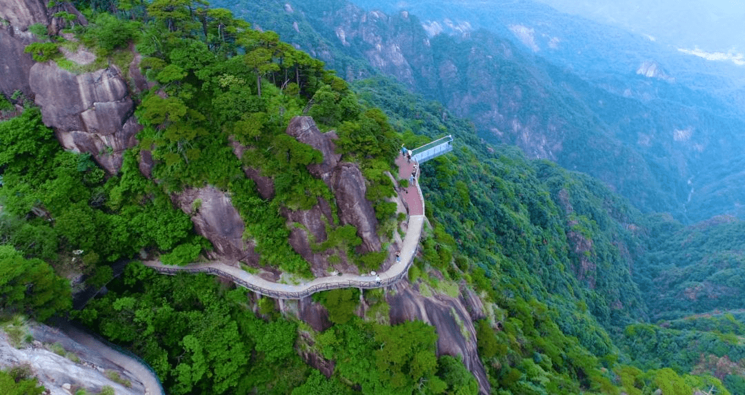 三清山極限蹦極蹦極高度落差達50米,華東地區最高,省內第一的蹦極.