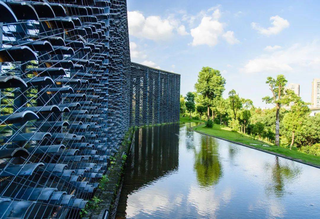 隈研吾设计的国美民艺馆