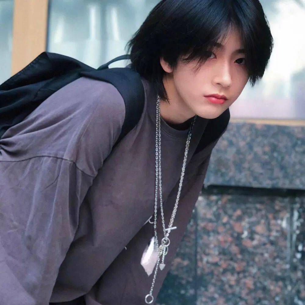 头像假如我年少有为可是没有假如