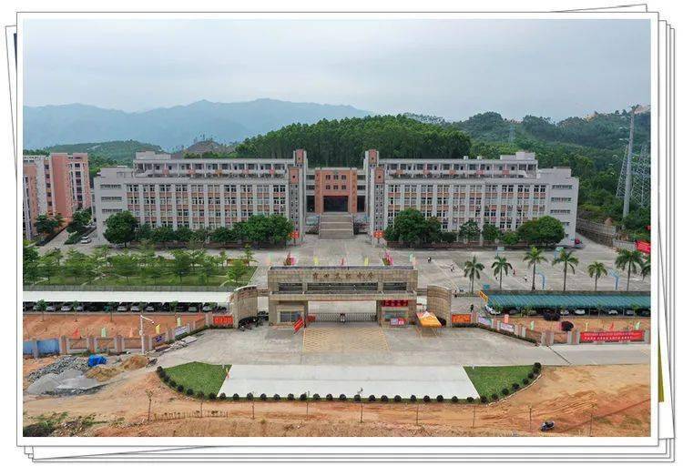 霖田高级中学是一所年轻充满活力的高中熠熠生辉