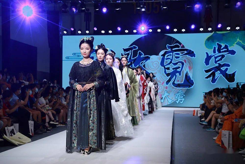 现场| 第24届杭州纺织服装供应链博览会开幕 精彩不断