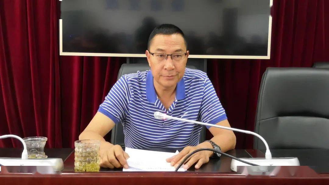 马国雄为州发展改革委机关干部讲党课