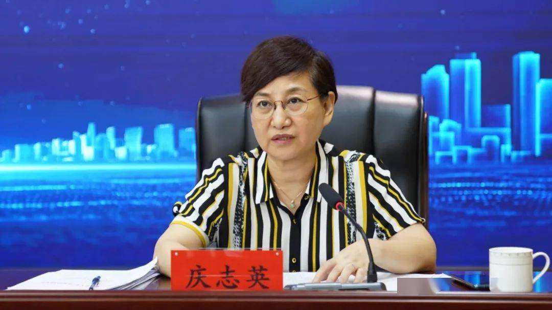 三门峡市委常委,组织部部长贾书君,副市长庆志英出席会议.