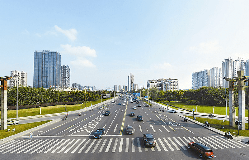 宗地位于西三环内侧,被三环路,中环路,金牛大道三条成都主要交通道路