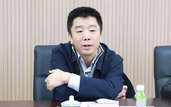 据官方简历,蔡建春生于1969年2月,长期在中国证监会工作,历任中国