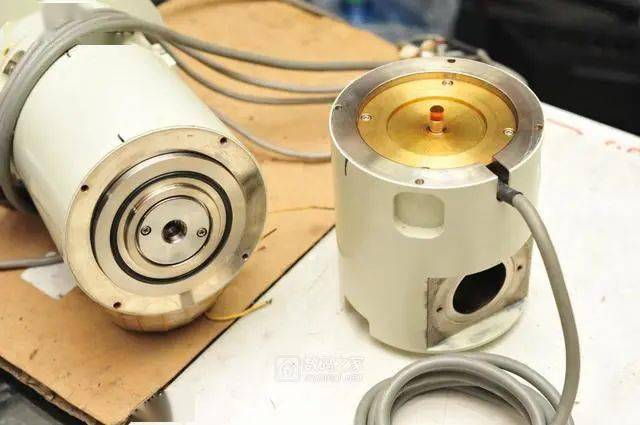 全球首拆十分昂贵的jeol日本电子扫描电镜电子枪