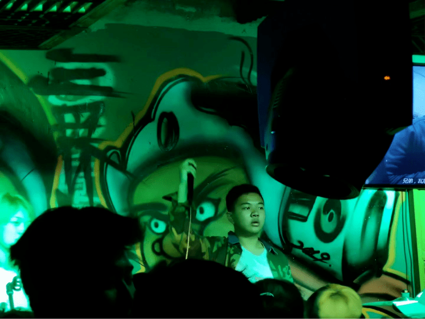 录制单曲的《kmc》受到过红人馆馆长的高度赞赏,xhly主办,演出团队