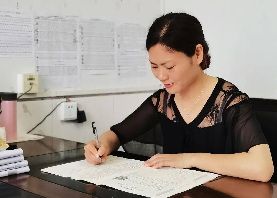 关注潼南区2020年十佳教师候选人