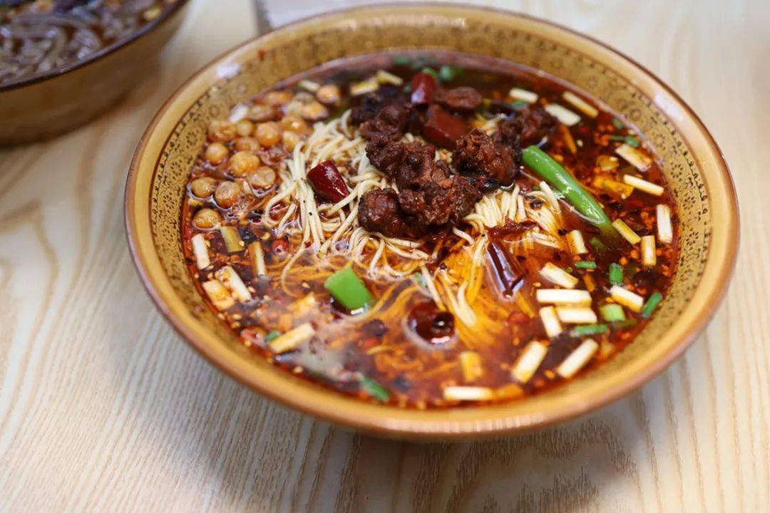 资味鲶鱼兔儿面热拌蹄花及其他