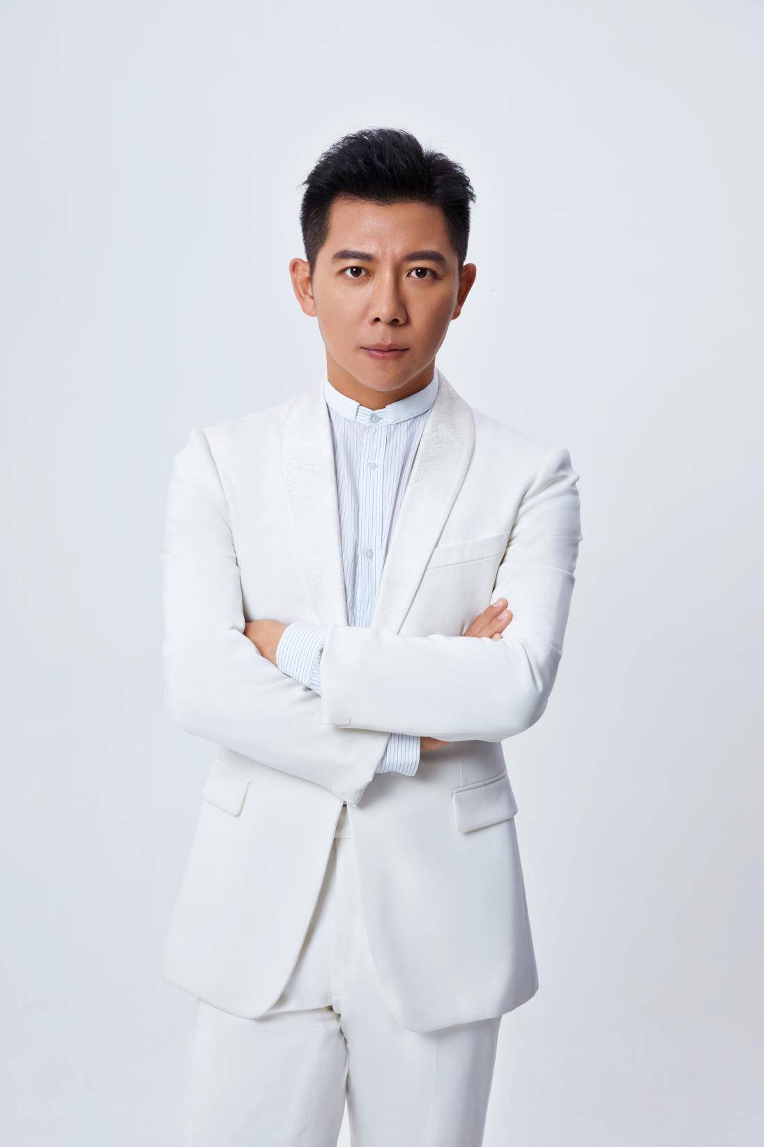 "斜杠中年"胡海泉:不可能活在过去,勇于改变才能连庄