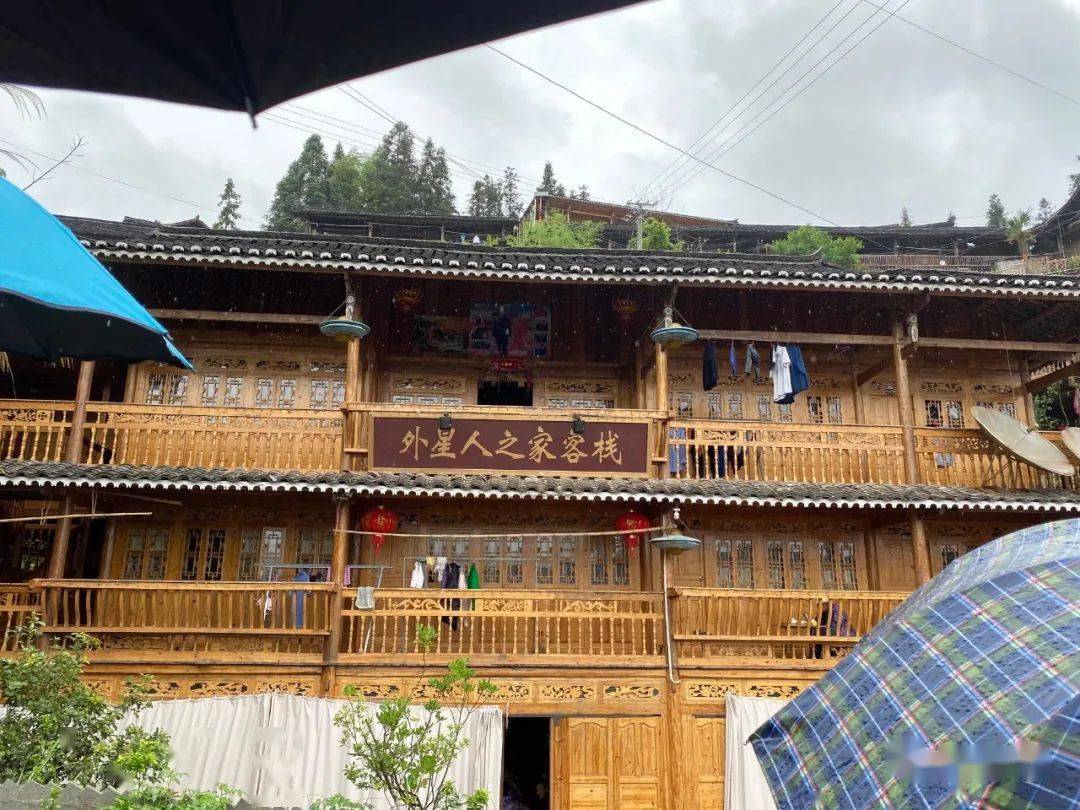 无遗这部电影主要场景在三都水族自治县都江镇月亮村盖赖传统村落取景