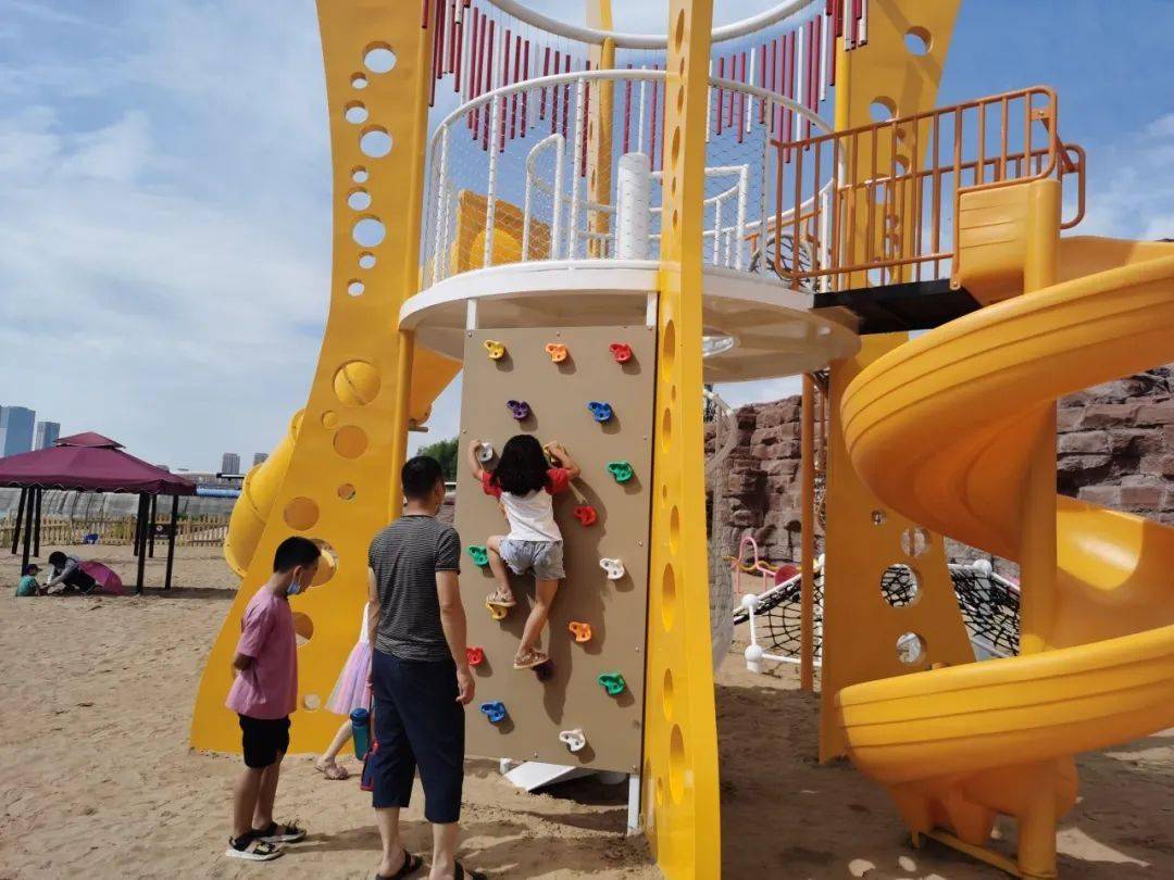 孩子的天性乐园旨在给孩子传递快乐的感知康巴什首家无动力乐园简直不