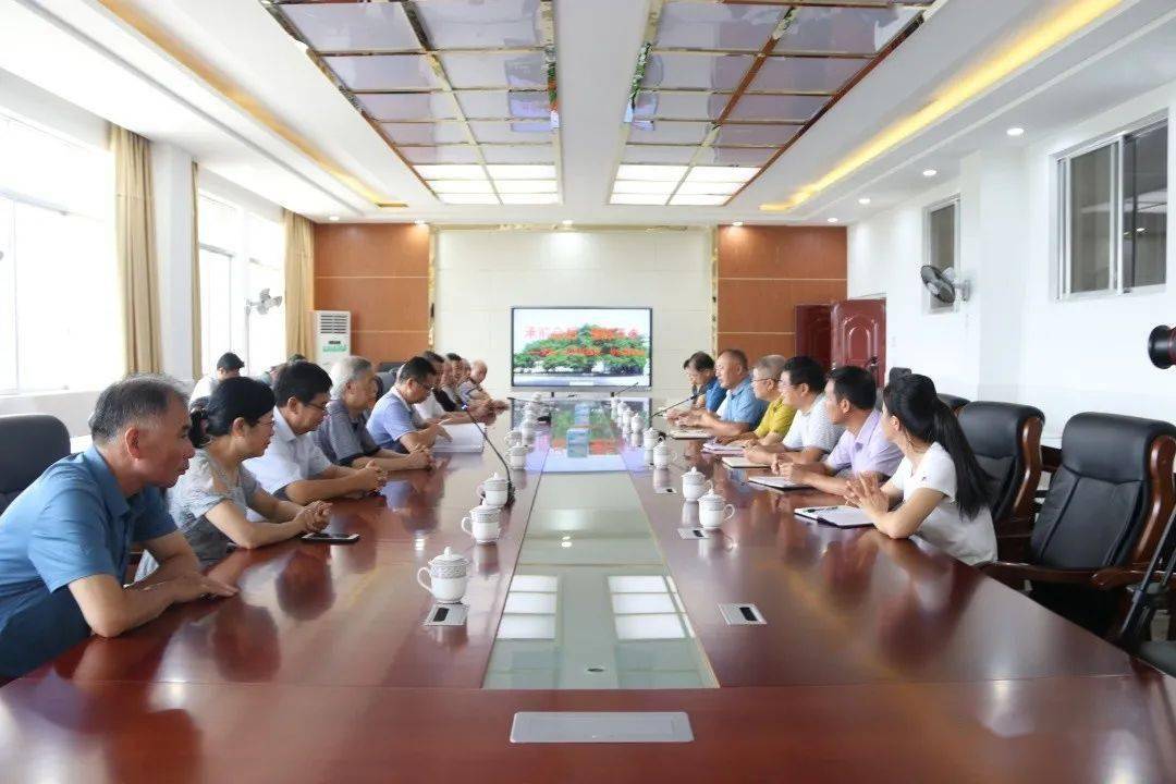 承前启后 继往开来 ——安远一中举行历任校长,书记座谈会_朱启桂