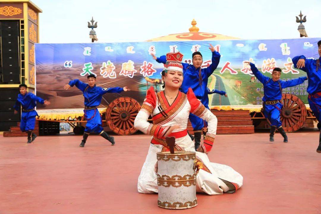 "天境腾格里"千人骑游文化节点燃夏日激情