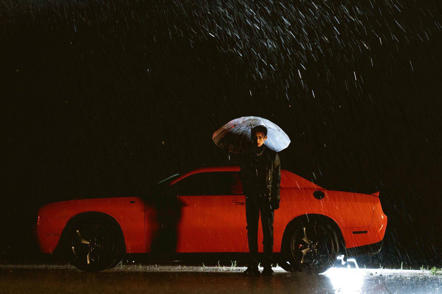 小鬼《pinky murder》mv拍摄图公开 伤痕凝结,褪下余温留下冰冷笑容