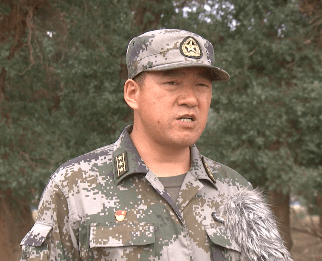 近期,阿拉善盟军分区,额济纳旗人武部组织部分民兵来到苏泊淖尔苏木