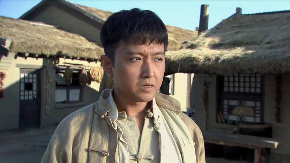 闯关东传文镇上雇佣短工没想短工没雇到长工也罢工不干了