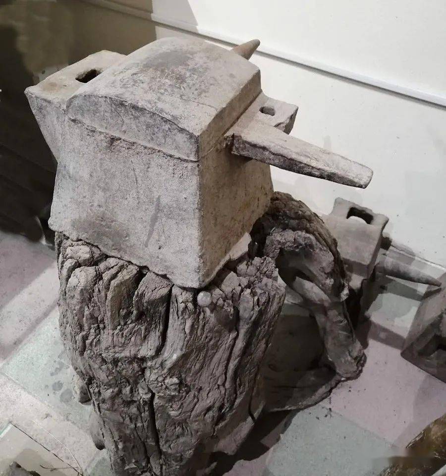 【金山博物馆】砧子_薄顶厚