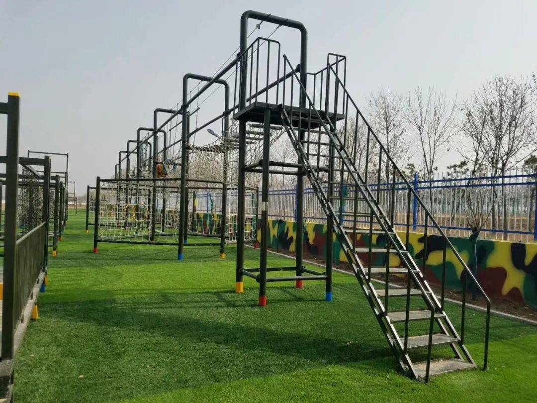 山东聊城东昌府区东方青少年国防教育基地,占地面积近60亩,是一所正规