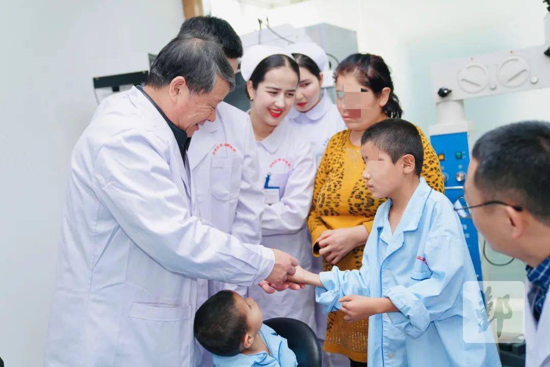 包含大学第六医院门口黄牛代挂，需要电我的词条