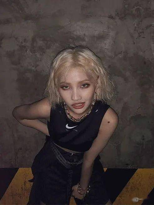 实力超凡的她参加选秀时却因外貌被疯狂diss