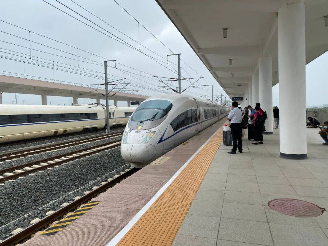 更加方便,快捷g53的开通让辛集人的出行第一列直达上海的高铁g53是我