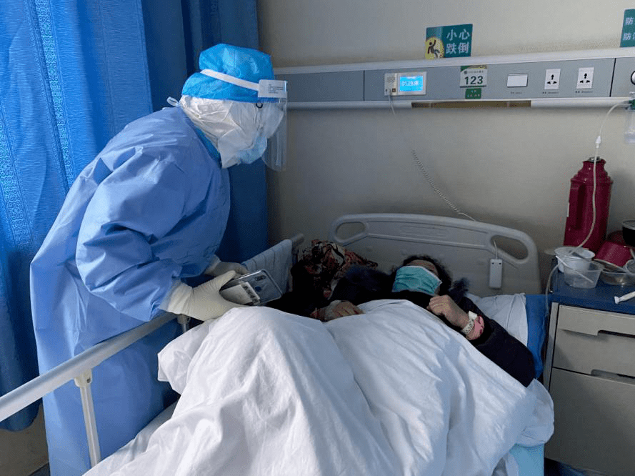 广东最美退役军人王晓艺一身橄榄绿仁德医者心