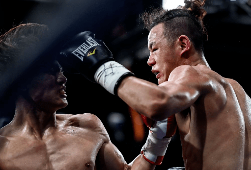 拥有硕士学历的杨小龙,毕业于三峡大学社会体育本科,后又攻读武汉体院