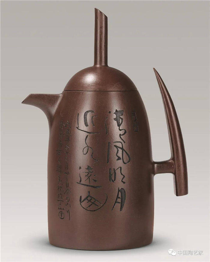 美林16cm*12cm*8cm2000青 瓷在这之后,他又转向了中国另一经典的青瓷