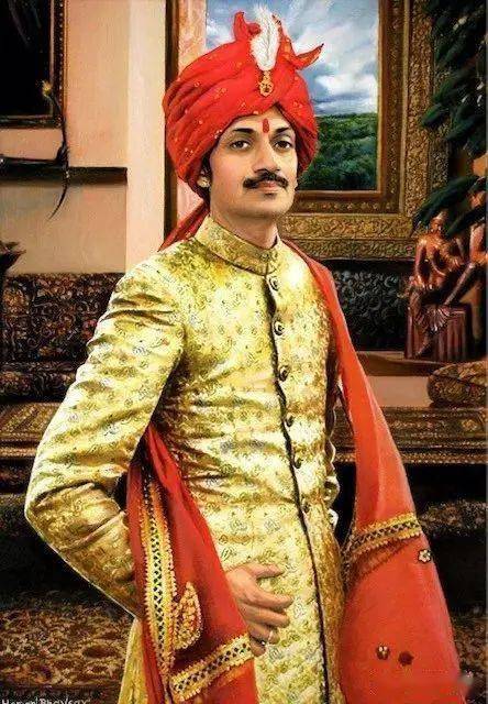 公开出柜后被剥夺尊位逐出家族这个王子最终凭勇敢换回了世界的尊重