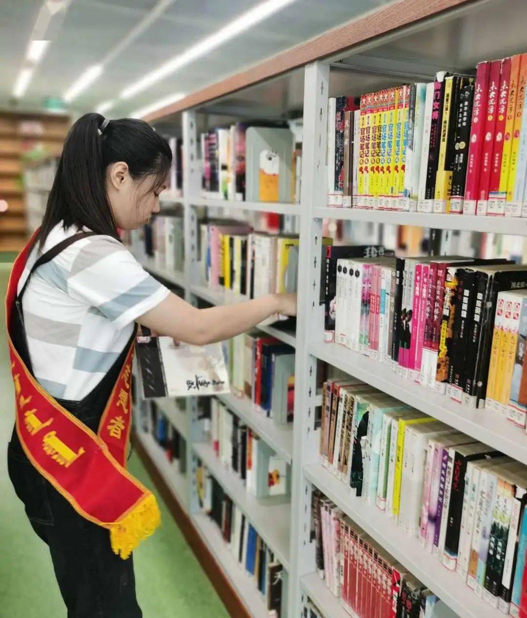 新时代文明实践东胜区图书馆第十二期暑期志愿者服务活动圆满结束