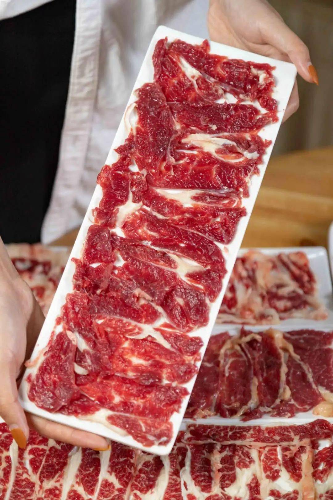 99元抢原价311元川小牛新派火锅套餐牛骨清汤锅吊龙鲜切嫩牛牛胸口手