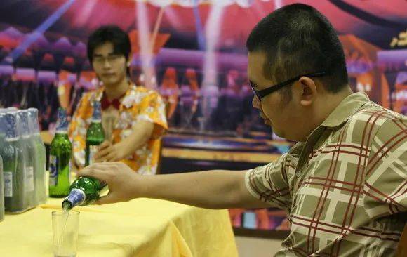 广东人喝酒有一种耍赖