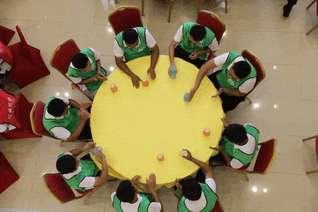 桌子舞▲射箭比赛▲篝火晚会1结业篇▲表彰优秀学员并颁发荣誉证书1