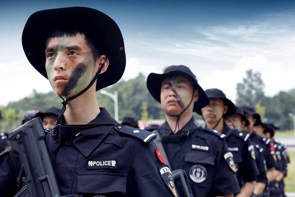 达州公安夏季大练兵成果展示满屏荷尔蒙