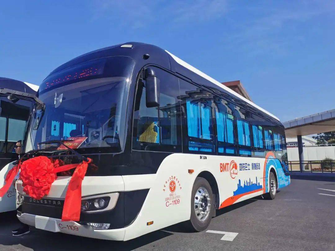 快来看!金华首批新能源地铁巴士(bmt)亮相市区_搜狐汽车_搜狐网