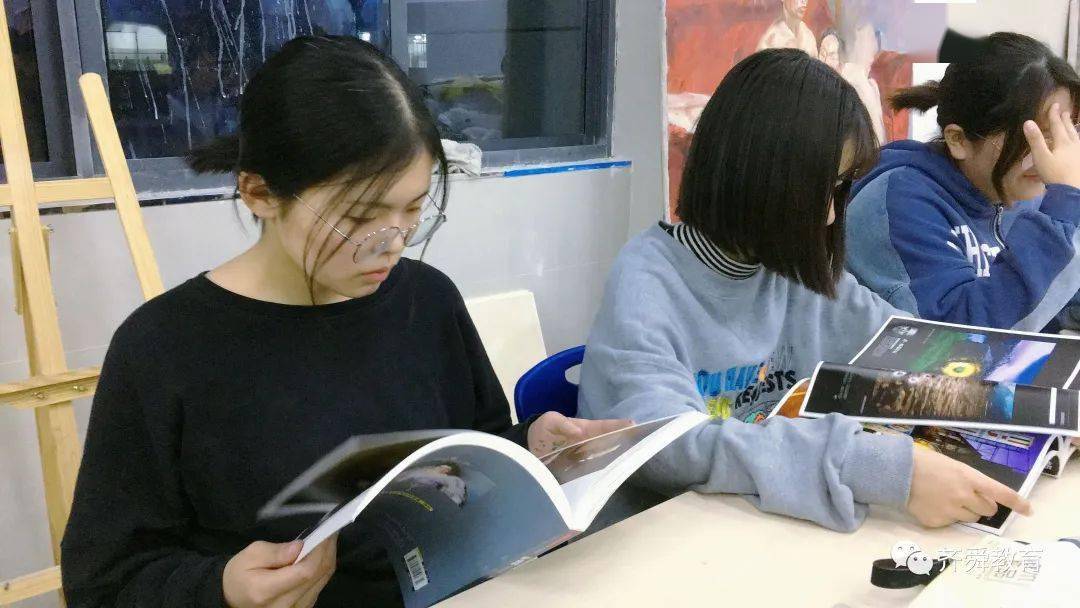 高中部校长李子臣,2008年起一直负责太和中学宏志部的教学和管理工作.