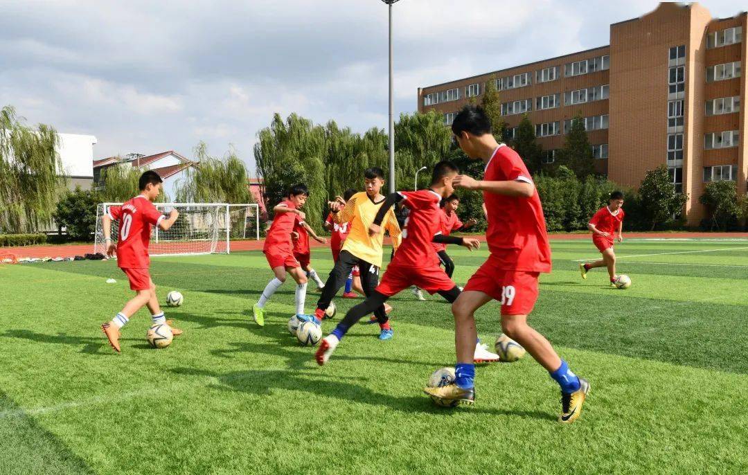 阳光四式鄞州姜山镇中学把真善美的种子种到学生心中