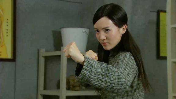抗日女鬼子pk中国姑娘两人身手一流但中国姑娘更胜一筹