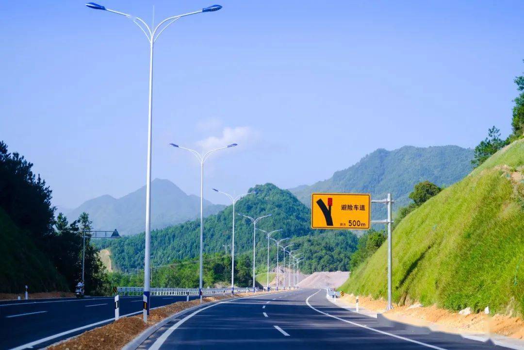 最新消息我县235国道金北斗至牛栏岗段改建工程通过交工验收