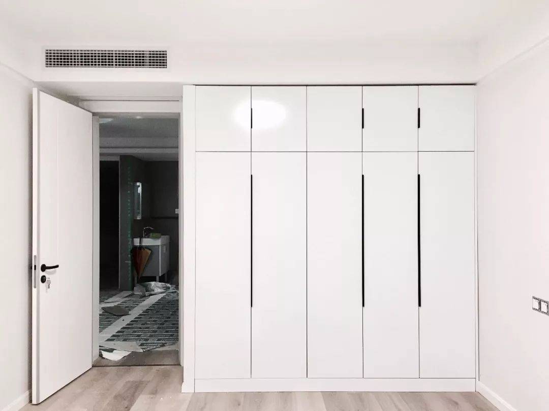 柜门别再装把手了现在流行这样设计简约大气关键还省钱