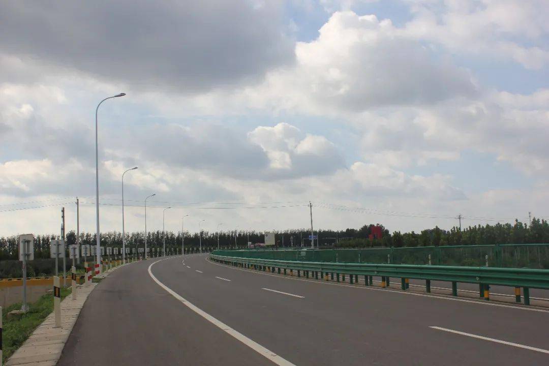 【热点关注】商河这条路即将亮起1040盏路灯