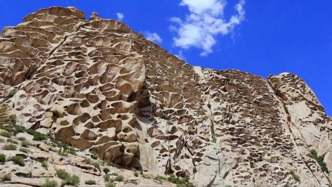 中国影像方志巴里坤风蚀地貌惊艳奇绝小曲传唱驼铃声声骏马奔腾牧歌