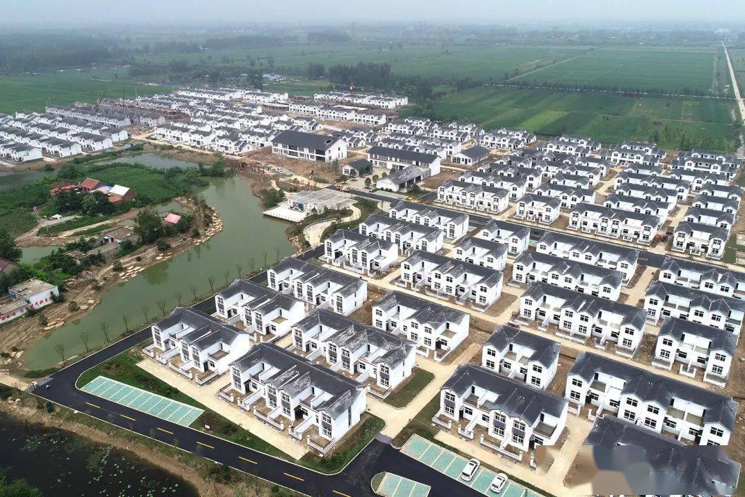 2万人.其中一期规划建设面积16.