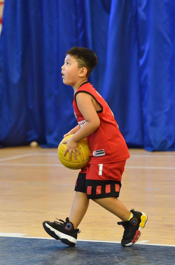 在汗水中变强壮