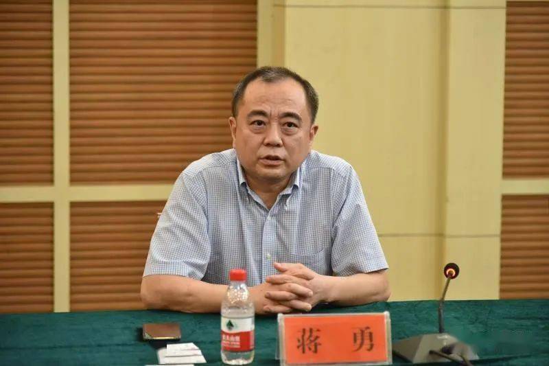 下午,四川发展中恒能公司总经理蒋勇一行到广平考察对接项目,就金鸡